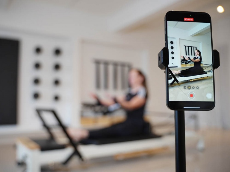 HFE tutor live streaming a reformer class